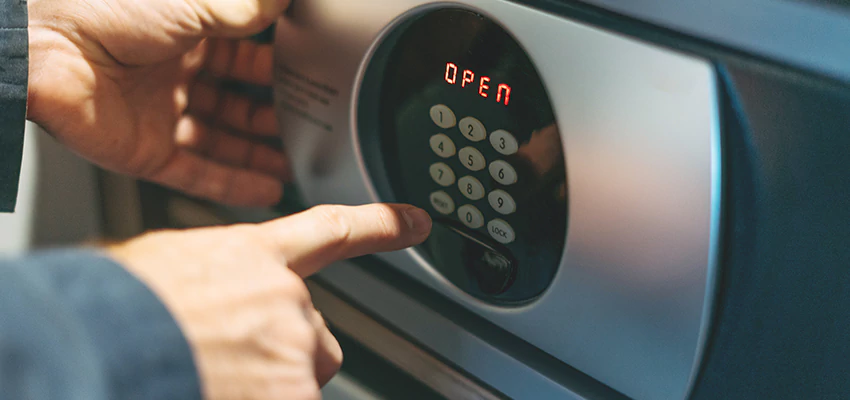 Cash Safe Openers in Valrico, Florida